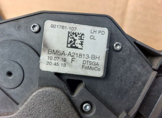 
								FORD Csomagtérajtó Zárbetét full									