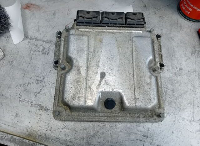 
								RENAULT Motorvezérlő full									