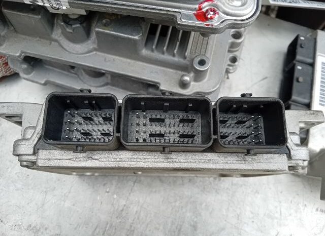 
								PEUGEOT Motorvezérlő full									