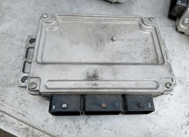 
								PEUGEOT Motorvezérlő full									