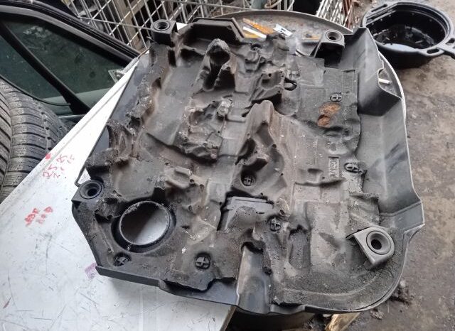 
								SKODA Felső Motorburkolat full									