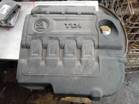 SKODA Felső Motorburkolat