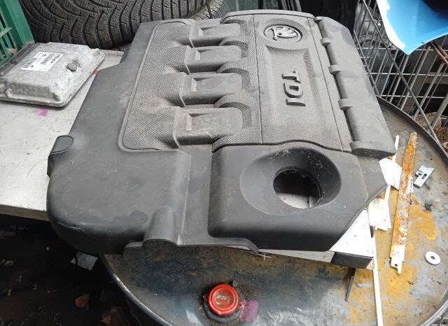 
								SKODA Felső Motorburkolat full									
