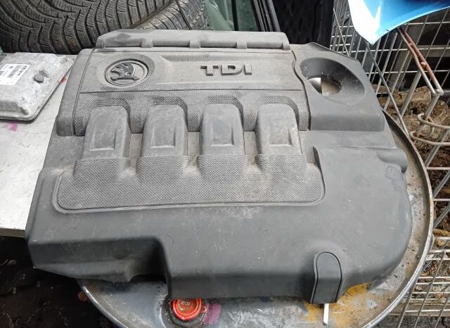 
								SKODA Felső Motorburkolat full									