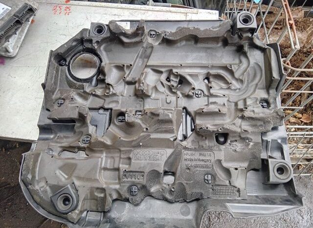 
								SKODA Felső Motorburkolat full									