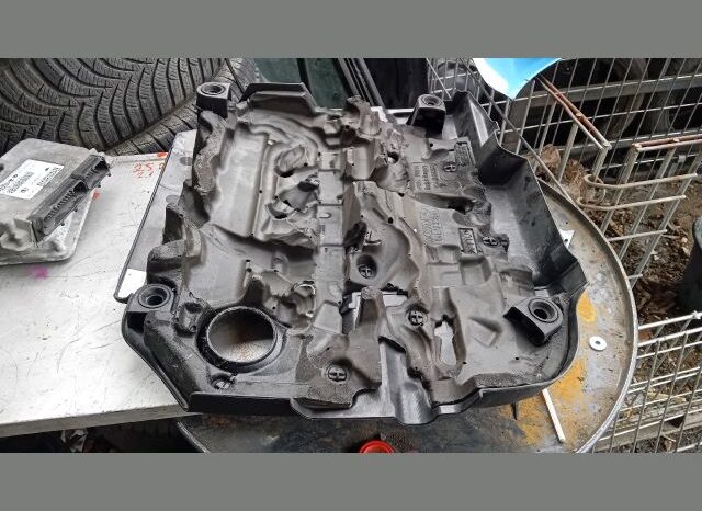 
								SKODA Felső Motorburkolat full									