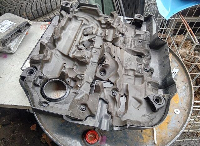 
								SKODA Felső Motorburkolat full									