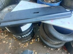 
										VW Csomagtér Roló full									