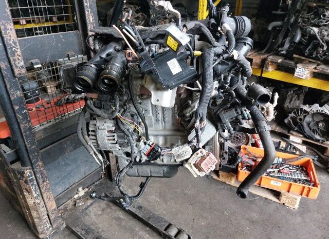 
								PEUGEOT Komplett Motor (Segédberendezésekkel) full									