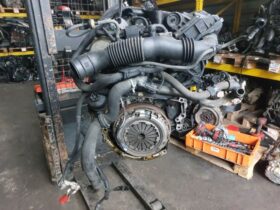 PEUGEOT Komplett Motor (Segédberendezésekkel)