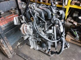 NISSAN Komplett Motor (Segédberendezésekkel)