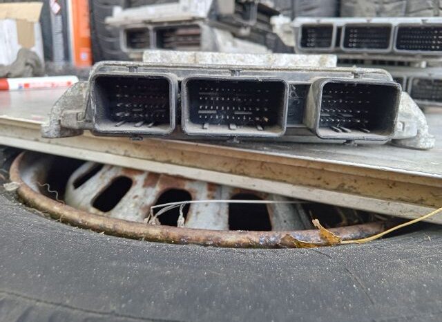 
								FORD Motorvezérlő full									