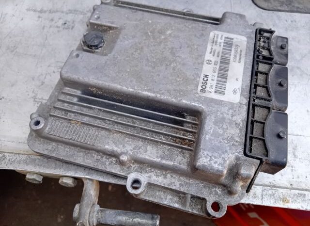 
								RENAULT Motorvezérlő full									