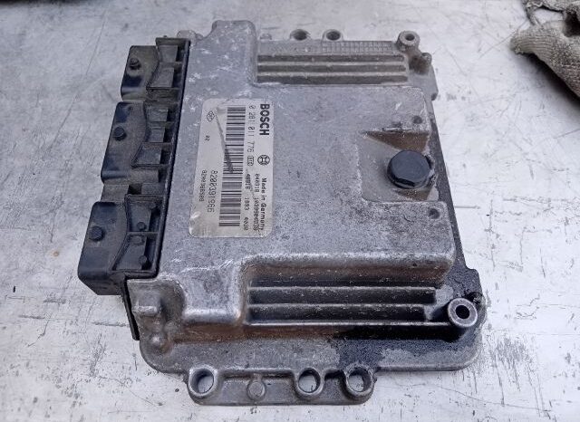 
								RENAULT Motorvezérlő full									