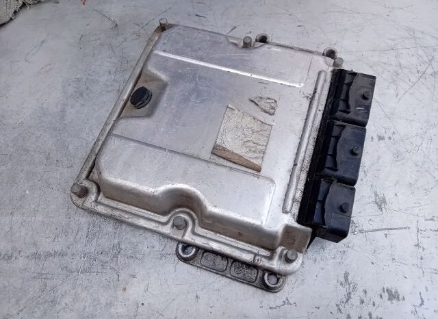 
								RENAULT Motorvezérlő full									