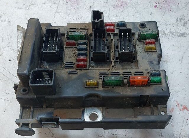 
								PEUGEOT Biztosítéktábla Motortér full									