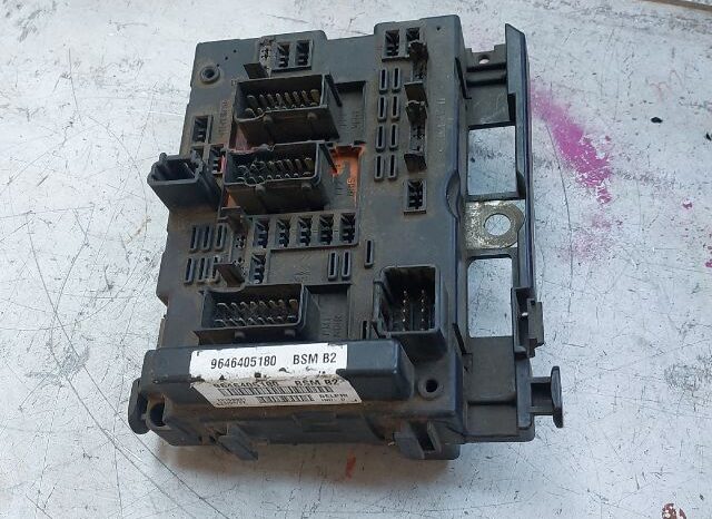 
								PEUGEOT Biztosítéktábla Motortér full									