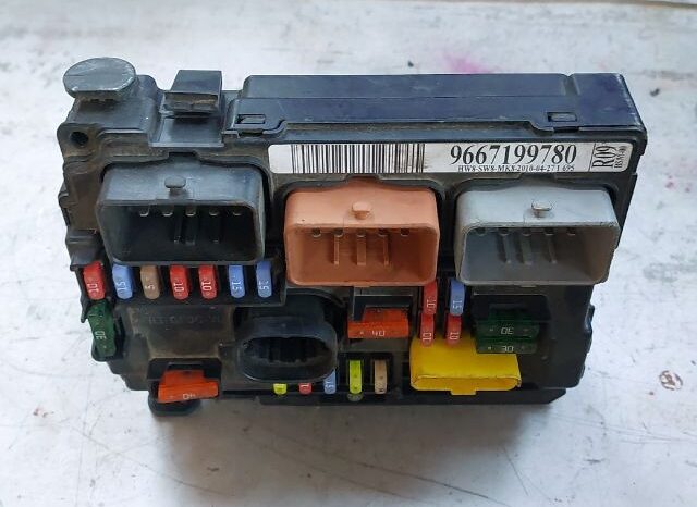 
								PEUGEOT Biztosítéktábla Motortér full									