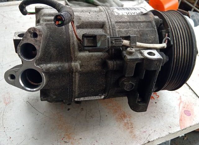 
								RENAULT Klímakompresszor full									