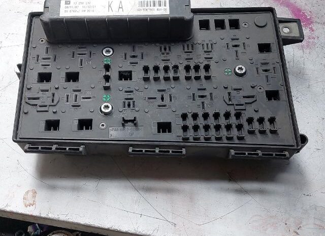 
								OPEL Biztosítéktábla Motortér full									